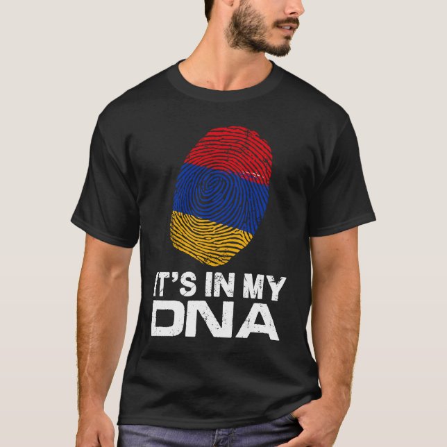 IT'S MY DNA IN flag national pride fingerprint Arm T Shirt (Framsida)