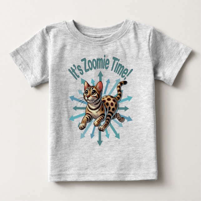 It's Zoomie Time Bengal Cat T Shirt (Framsida)