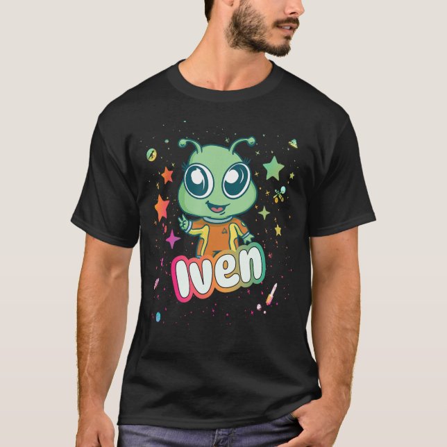 IVEN - Cute Boy Namn med söt Alien T Shirt (Framsida)