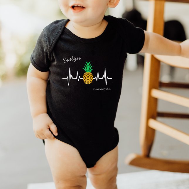 IVF Baby Pineapple Heartslag med Namn T Shirt (Skapare uppladdad)