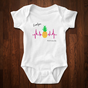 IVF Baby Pineapple Heartslag med Namn v2 T Shirt