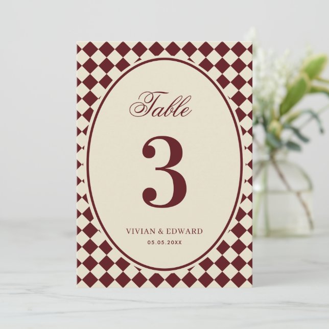 Ivory & Burgundy Checkered Wedding Table Number Inbjudningar (Stående Fram)
