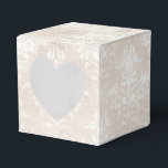 Ivory Grunge Distress Damask Presentaskar<br><div class="desc">Skuggning av elfenben och vita fläckiga vintagar,  dämpa mönster.</div>