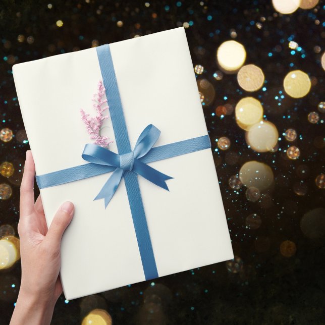 Ivory Solid Färg Presentpapper (Skapare uppladdad)