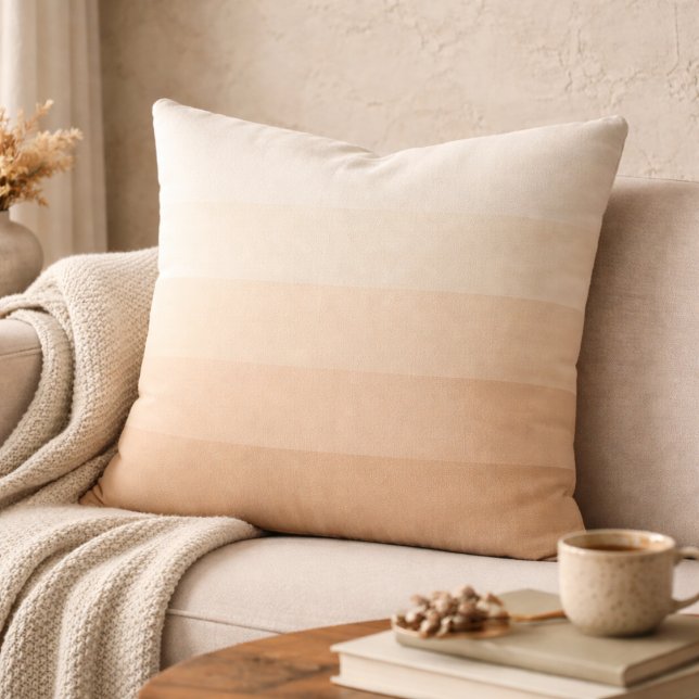 Ivory Sunrise Fade Throw Pillow Kudde (Ivory sunrise gradient in layered beige and cream for a soft modern space)