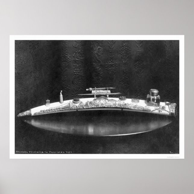 Ivory Tusk presenterad för president Taft 1920 Poster (Framsidan)