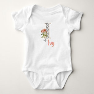 Ivy Namn Reveal Blommigt Brev H Girl Whimsical T Shirt