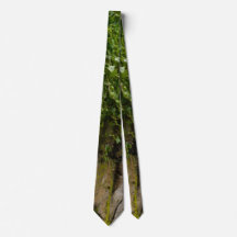 Ivy Neck Tie-muren