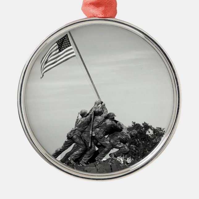 Iwo Jima minnesmärke Julgransprydnad Metall (Framsidan)