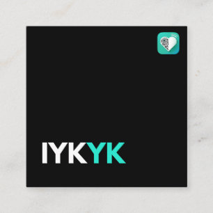 IYKYK FYRKANTIGT VISITKORT