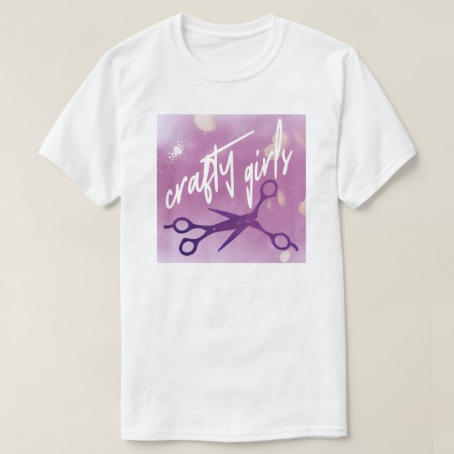 IYKYK Subtle Sapphic, wlw, Crafty Girls Scissors T Shirt (Design framsida)