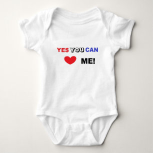 Ja, du kan Kärlek mig - spädbarnsbesättare T Shirt