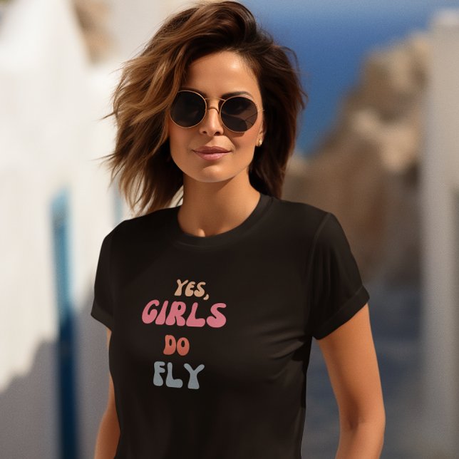 Ja, Flickor Flyger, Inspirerande, Retro, Färgglad T Shirt (Skapare uppladdad)