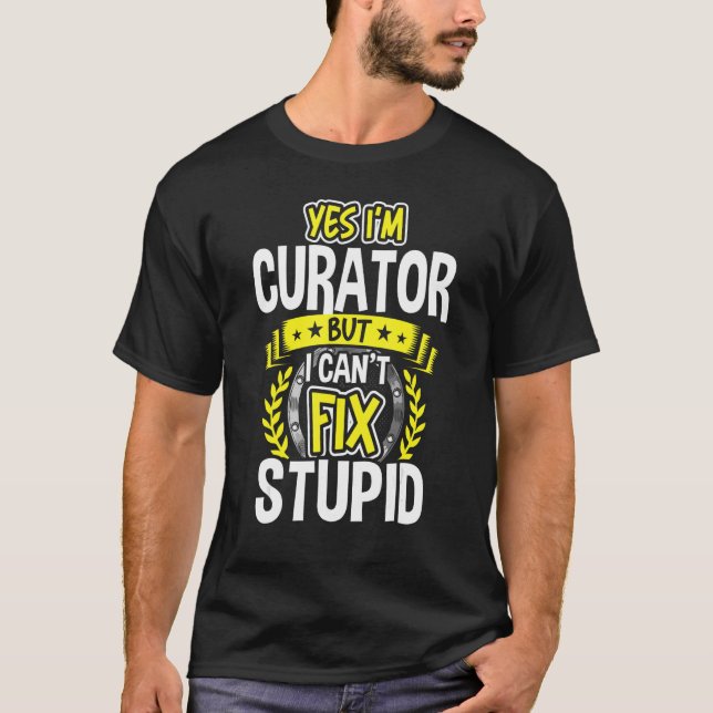Ja, jag är Curator T Shirt (Framsida)