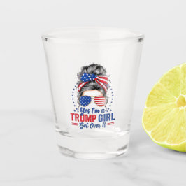 Ja, jag är en trump-flicka som tar över den