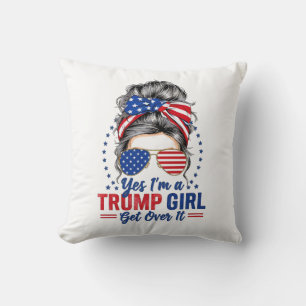 Ja, jag är en trump-flicka som tar över den kudde