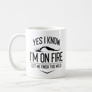 Ja, jag vet att jag är på eld kaffemugg