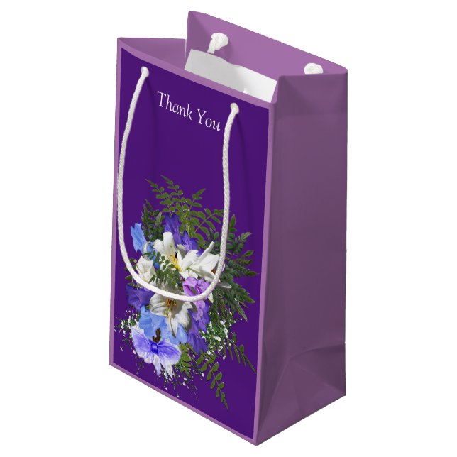 Jacaranda Blooms & Lily Bouquet Gift Bag (Baksidan Vinklad)