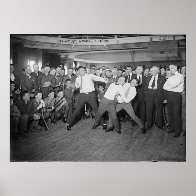Jack Dempsey Mock Fighting against Harry Houdini Poster (Framsidan)