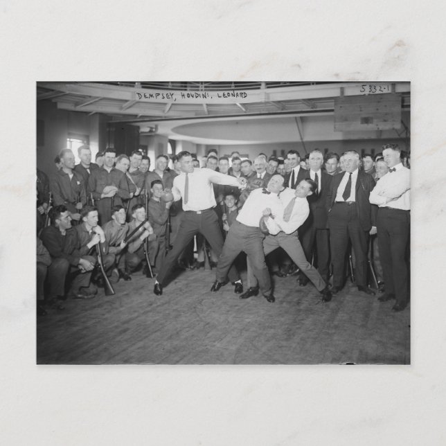 Jack Dempsey Mock Fighting against Harry Houdini Vykort (Framsida)
