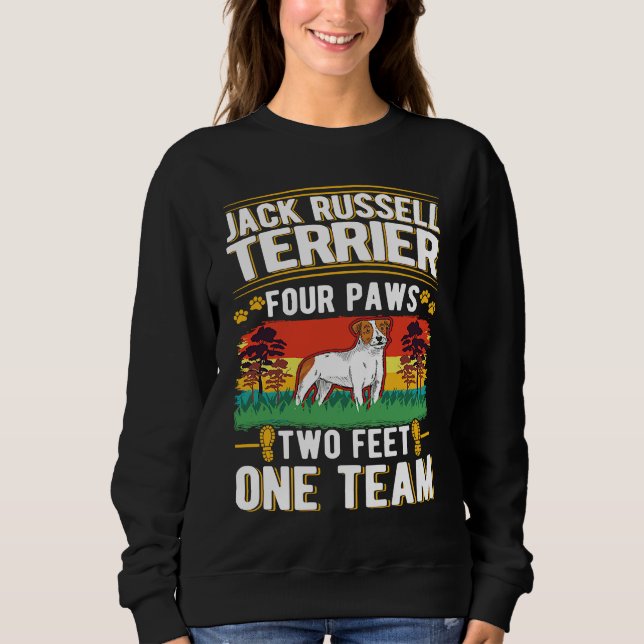 Jack Russell Terrier four paws two feet one team T Shirt (Framsida)