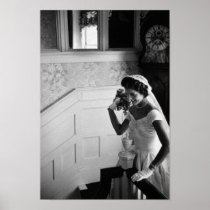 Jackie Kennedy Throwing Bröllop Bouquet - 1953 Poster