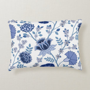 Jacobean Blommigt Lg Mönster Blue on White Prydnadskudde