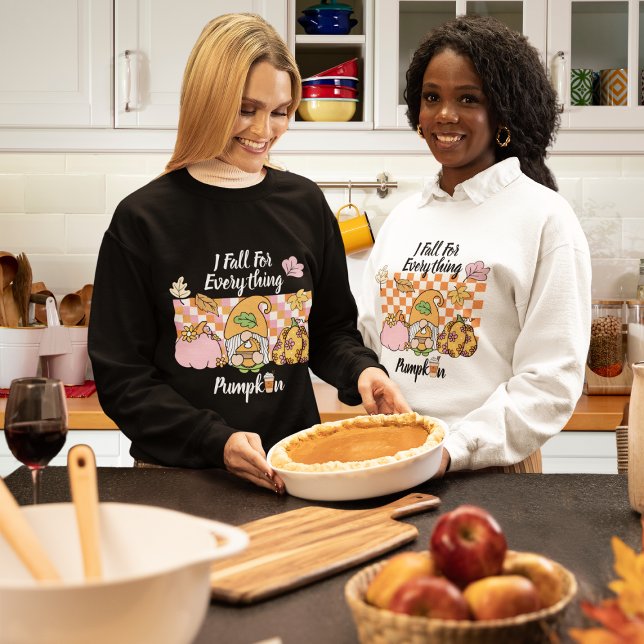 Jag åker för allt Pumpkin T Shirt (This item is for display purposes only to illustrate the design element. )