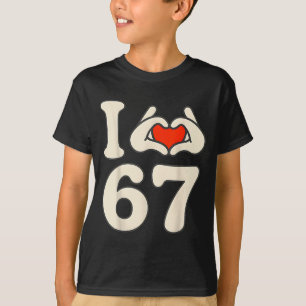 Jag älskar 67 Retro Hand Hjärta Nummerdesign T Shirt