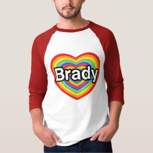 Jag älskar Brady: regnbågehjärta T-shirt