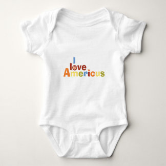 Jag älskar den Americus multifärgaden T-shirt