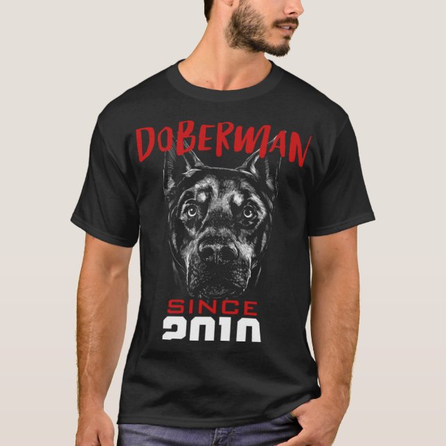 Jag älskar dobermann sedan 2010 t shirt (Framsida)