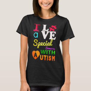Jag älskar en speciell person med Autismapuzzlehjä T Shirt