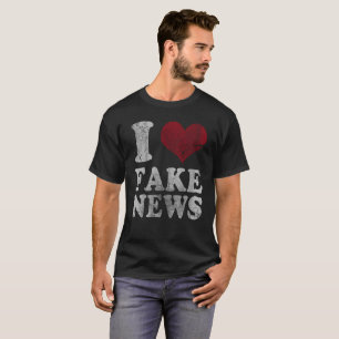 Jag älskar fejkar nyheterna t-shirt