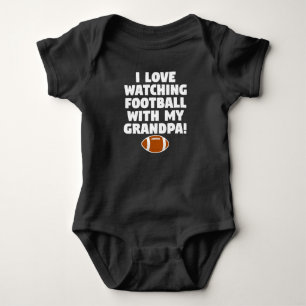 Jag älskar hållande ögonen på fotboll med min t shirt