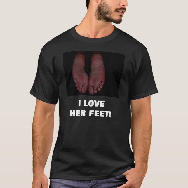 JAG ÄLSKAR HENNE FOT! TEE (Framsida)