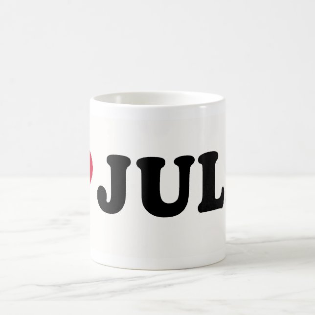 JAG ÄLSKAR JULIE KAFFEMUGG (Center)