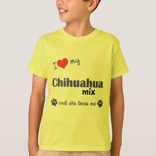 Jag älskar min Chihuahuablandning (den kvinnliga Tee Shirt