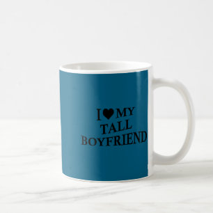 Jag älskar min långa pojkvän rolig flickvän på ryg kaffemugg