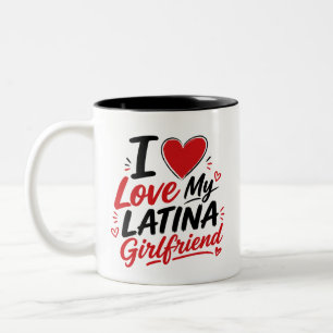 Jag älskar min latinska flickvän hjärtdesign Två-Tonad mugg