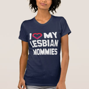 Jag ÄLSKAR MIN LESBISKA MAMMA - -.png T-shirt