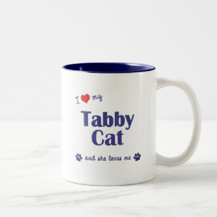 Jag älskar min tabby katt (den kvinnliga katten) Två-Tonad mugg
