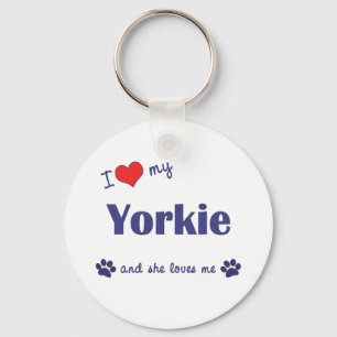 Jag älskar min Yorkie (den kvinnliga hunden) Nyckelring