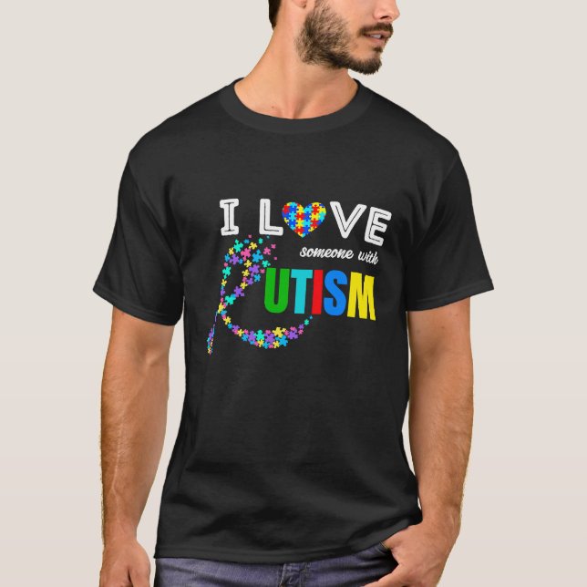 Jag älskar någon med autism t shirt (Framsida)