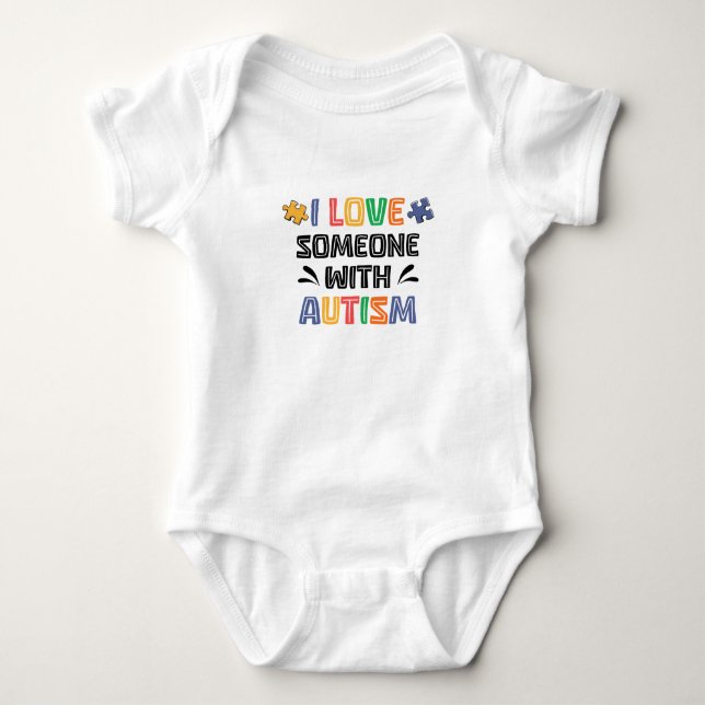 Jag älskar någon med autism t shirt (Framsida)