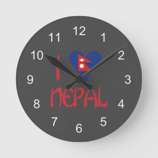 Jag älskar (nepalesisk hjärtflagga) Nepal Träkolsv Rund Klocka