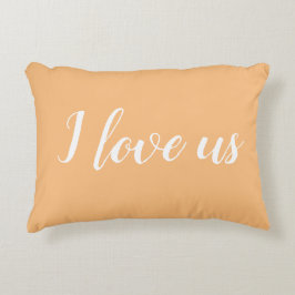 "Jag älskar oss" på vacker orange / persikofärgad  Prydnadskudde