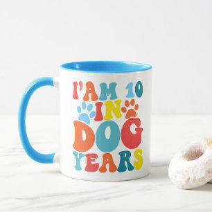 Jag är 10 i hundår 70-årsdag Groovy hundälskare Mugg