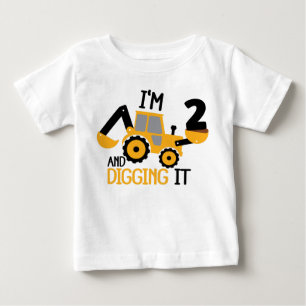 Jag är 2 och Gräver det att bygga födelsedagspojke T Shirt