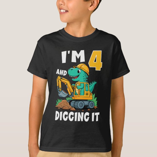 Jag är 4 och Gräver 4e födelsedagen Cute Dinosaur  T Shirt (Framsida)
